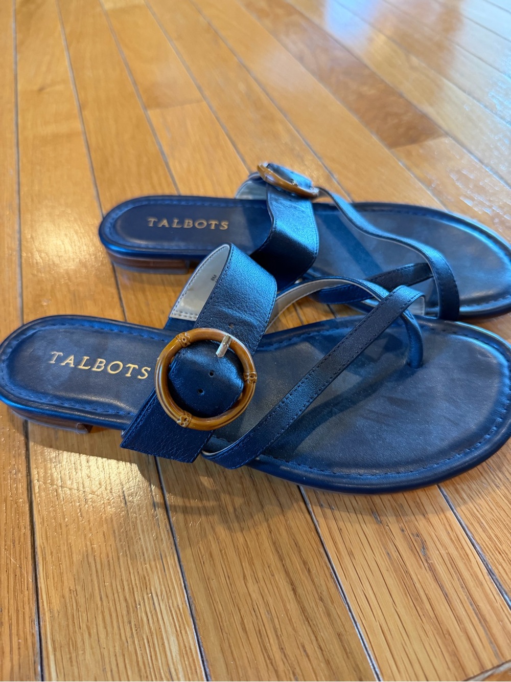 Talbots Gia Buckle Nappa Leather Sandals in navy with brown buckle size 8 - Picture 3 of 5